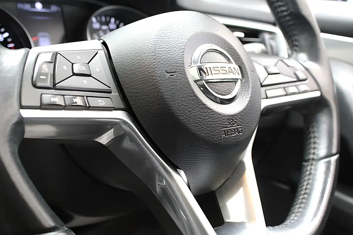 Used 2018 Nissan Qashqai N-Connecta Black - Interior and Exterior details 17