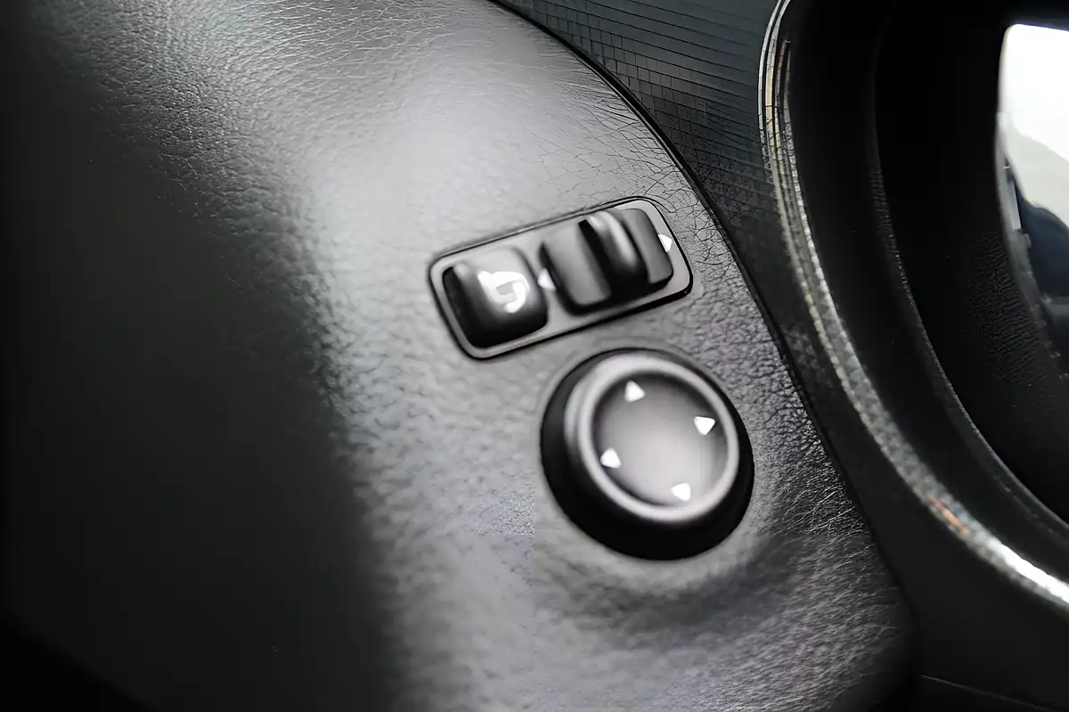 Used 2018 Nissan Qashqai N-Connecta Black - Interior and Exterior details 19