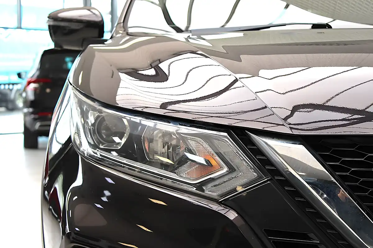 Used 2018 Nissan Qashqai N-Connecta Black - Interior and Exterior details 6