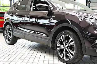 Used 2018 Nissan Qashqai N-Connecta Black - Interior and Exterior details 9