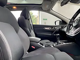 Used 2018 Nissan Qashqai N-Connecta Black - Interior and Exterior details 15
