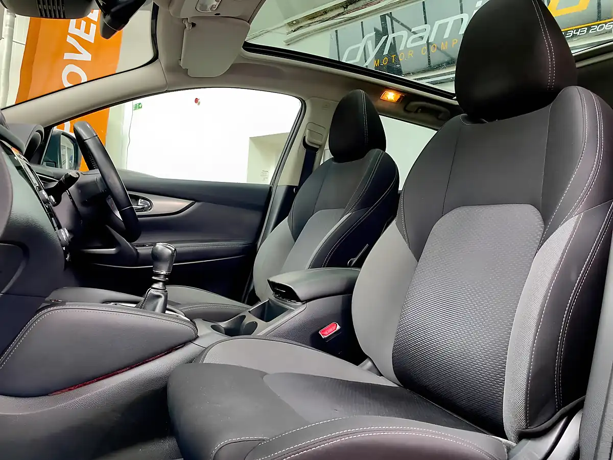Used 2018 Nissan Qashqai N-Connecta Black - Interior and Exterior details 17