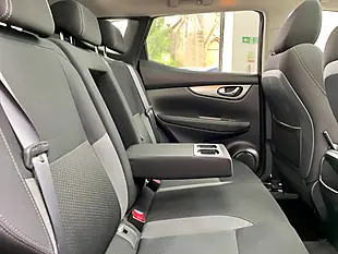 Used 2018 Nissan Qashqai N-Connecta Black - Interior and Exterior details 8
