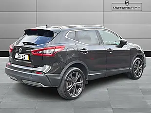 Used 2018 Nissan Qashqai N-Connecta Black - Interior and Exterior details 10