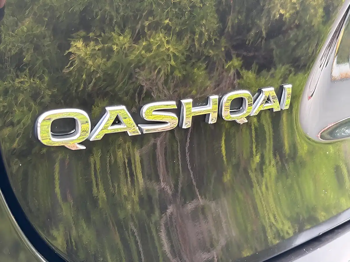 Used 2018 Nissan Qashqai N-Connecta Black - Interior and Exterior details 18