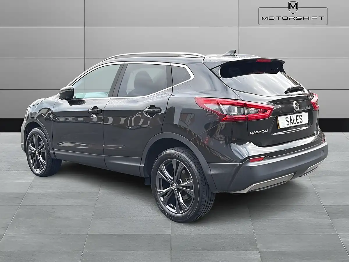 Used 2018 Nissan Qashqai N-Connecta Black - Interior and Exterior details 9