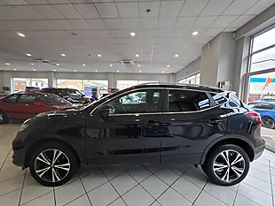Used 2018 Nissan Qashqai N-Connecta Black - Interior and Exterior details 4