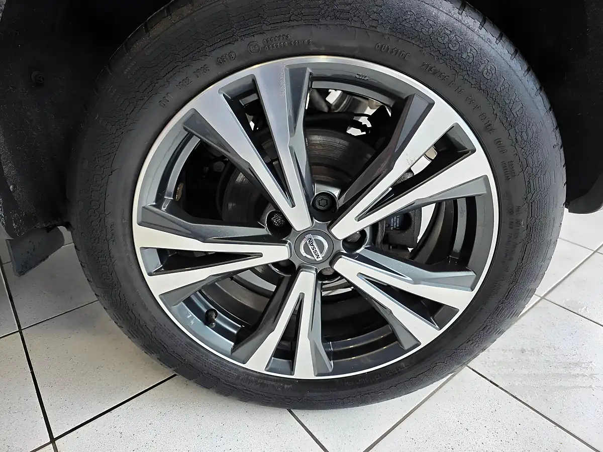Used 2018 Nissan Qashqai N-Connecta Black - Interior and Exterior details 8