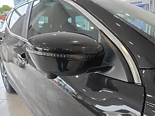 Used 2018 Nissan Qashqai N-Connecta Black - Interior and Exterior details 9