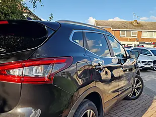Used 2018 Nissan Qashqai N-Connecta Black - Interior and Exterior details 18