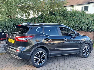 Used 2018 Nissan Qashqai N-Connecta Black - Interior and Exterior details 7