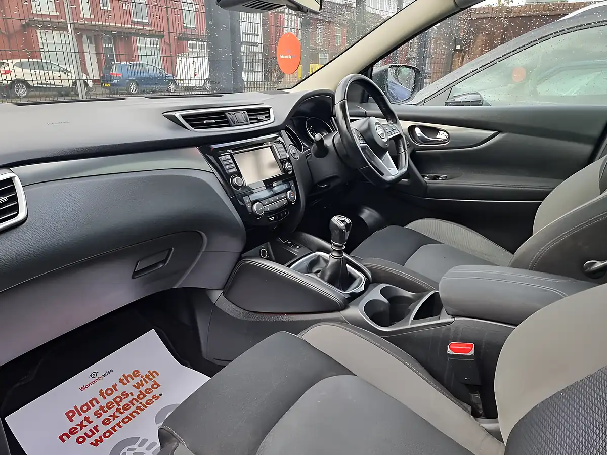 Used 2018 Nissan Qashqai N-Connecta Black - Interior and Exterior details 14
