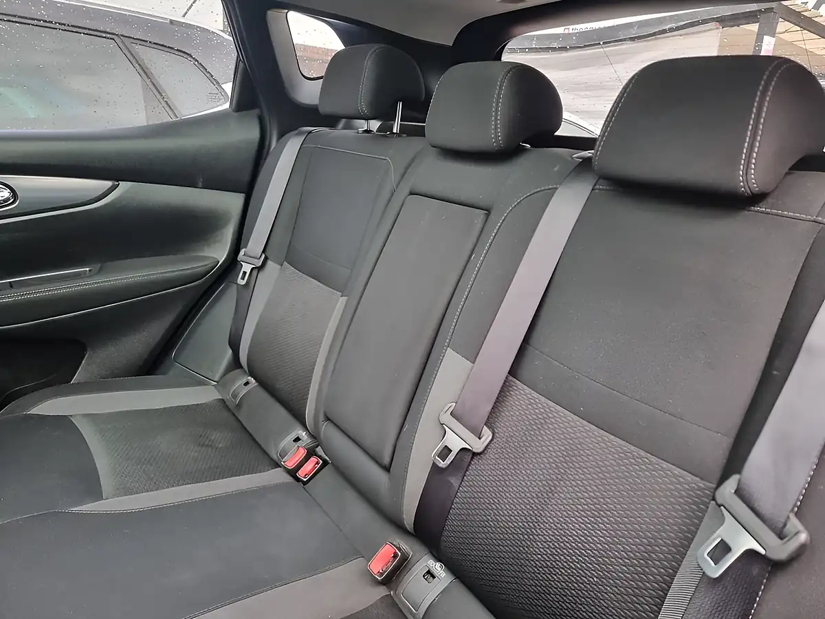 Used 2018 Nissan Qashqai N-Connecta Black - Interior and Exterior details 16