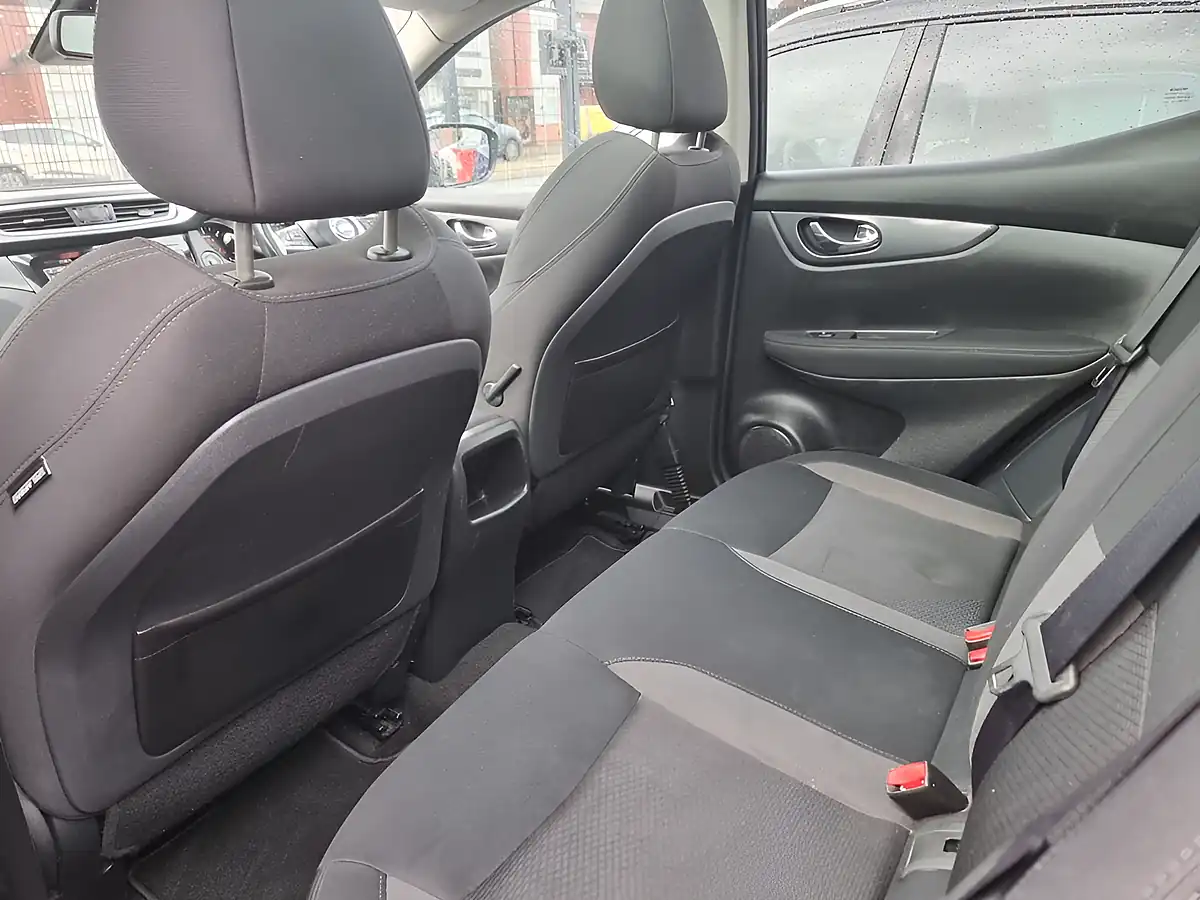 Used 2018 Nissan Qashqai N-Connecta Black - Interior and Exterior details 17