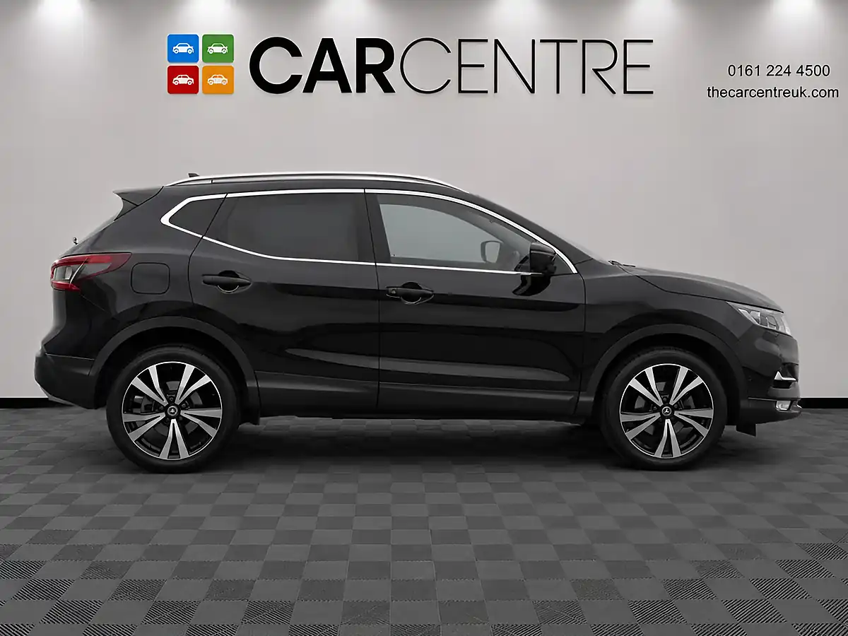 Used 2018 Nissan Qashqai N-Connecta Black - Interior and Exterior details 3