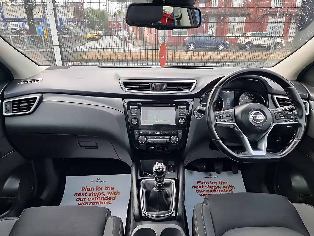 Used 2018 Nissan Qashqai N-Connecta Black - Interior and Exterior details 4