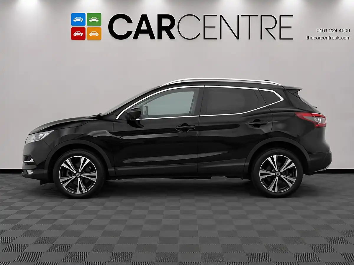 Used 2018 Nissan Qashqai N-Connecta Black - Interior and Exterior details 8
