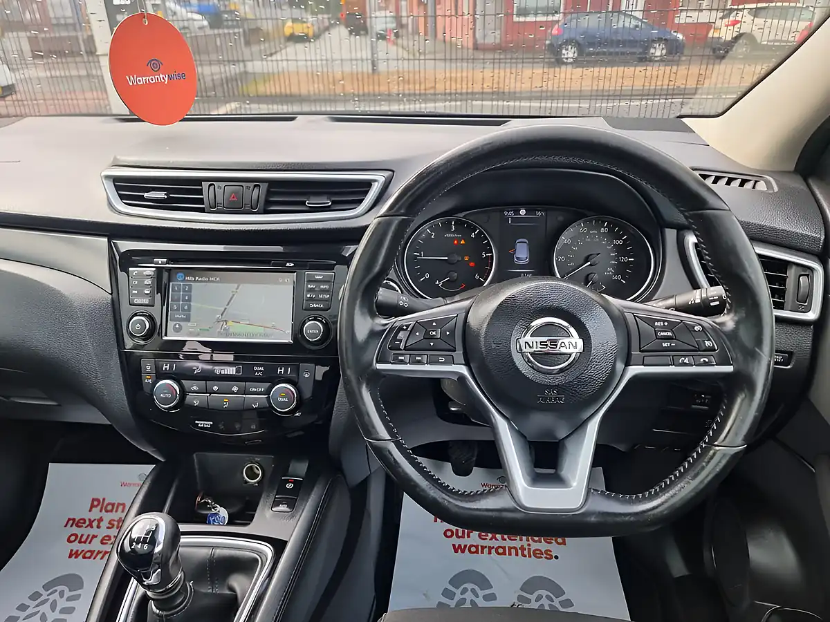 Used 2018 Nissan Qashqai N-Connecta Black - Interior and Exterior details 9