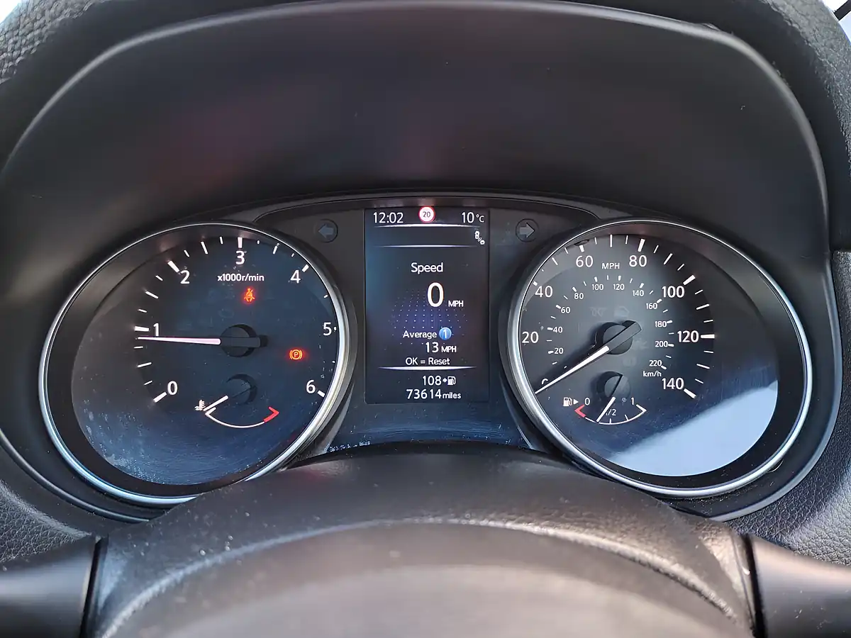 Used 2018 Nissan Qashqai N-Connecta Black - Interior and Exterior details 12