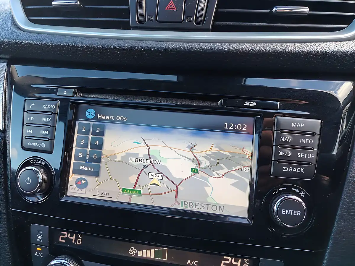 Used 2018 Nissan Qashqai N-Connecta Black - Interior and Exterior details 13