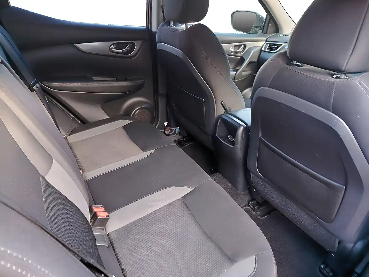 Used 2018 Nissan Qashqai N-Connecta Black - Interior and Exterior details 18