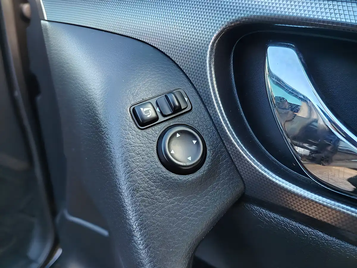 Used 2018 Nissan Qashqai N-Connecta Black - Interior and Exterior details 20