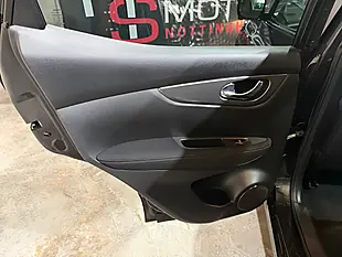 Used 2018 Nissan Qashqai N-Connecta Black - Interior and Exterior details 10