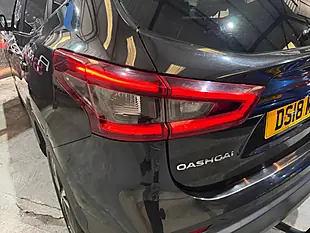Used 2018 Nissan Qashqai N-Connecta Black - Interior and Exterior details 18
