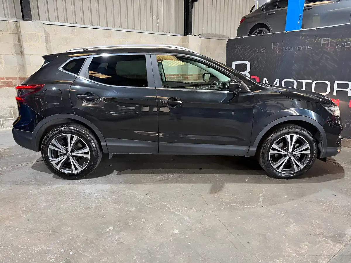 Used 2018 Nissan Qashqai N-Connecta Black - Interior and Exterior details 2