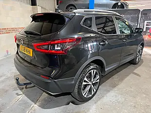 Used 2018 Nissan Qashqai N-Connecta Black - Interior and Exterior details 3
