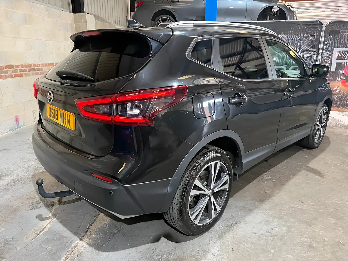 Used 2018 Nissan Qashqai N-Connecta Black - Interior and Exterior details 3
