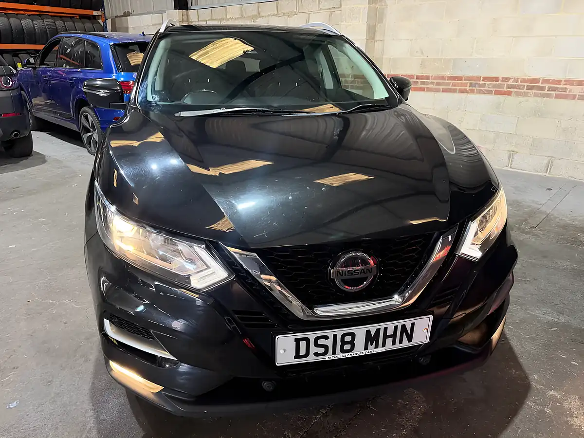 Used 2018 Nissan Qashqai N-Connecta Black - Interior and Exterior details 6