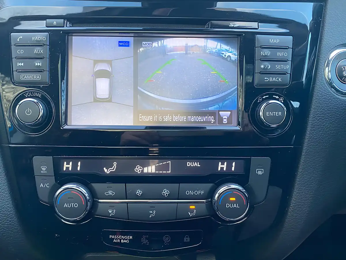 Used 2018 Nissan Qashqai N-Connecta Blue - Interior and Exterior details 2