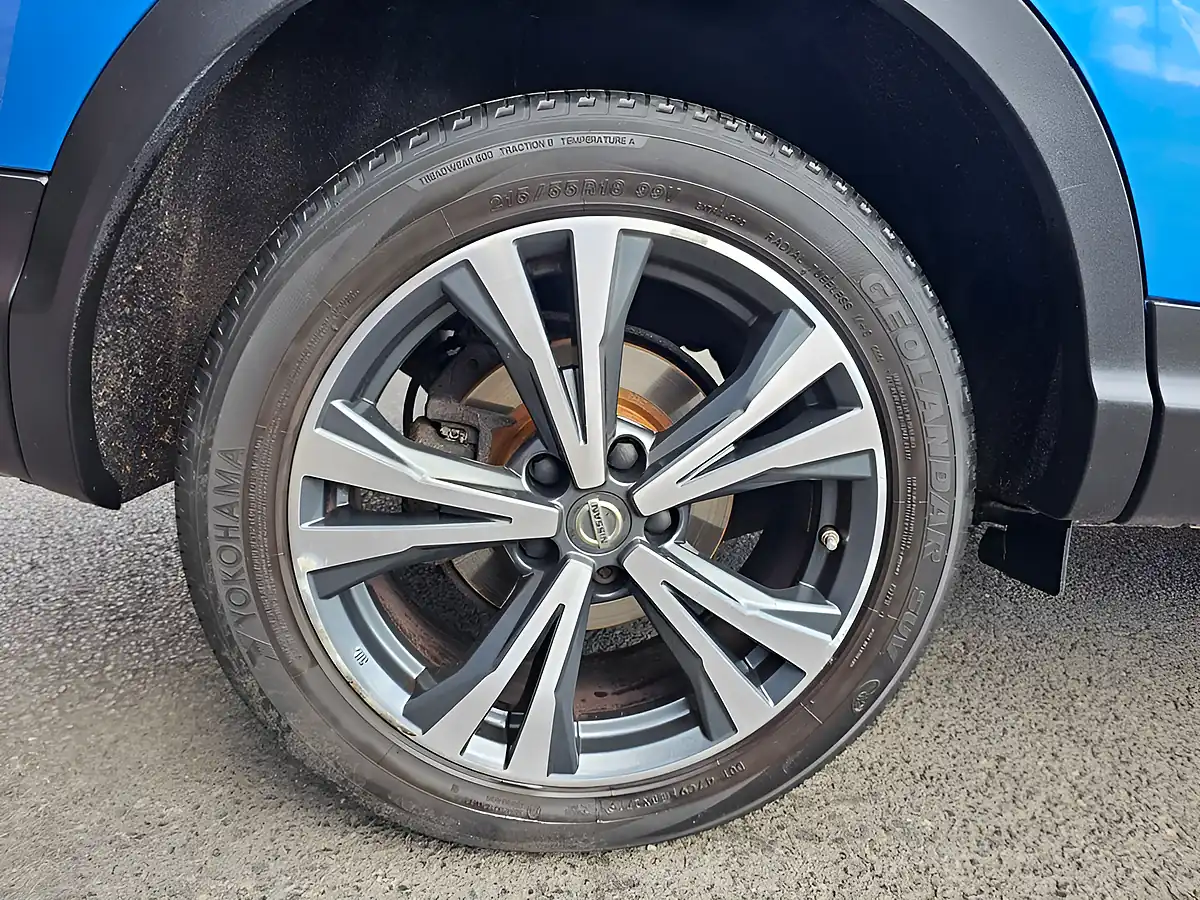 Used 2018 Nissan Qashqai N-Connecta Blue - Interior and Exterior details 17