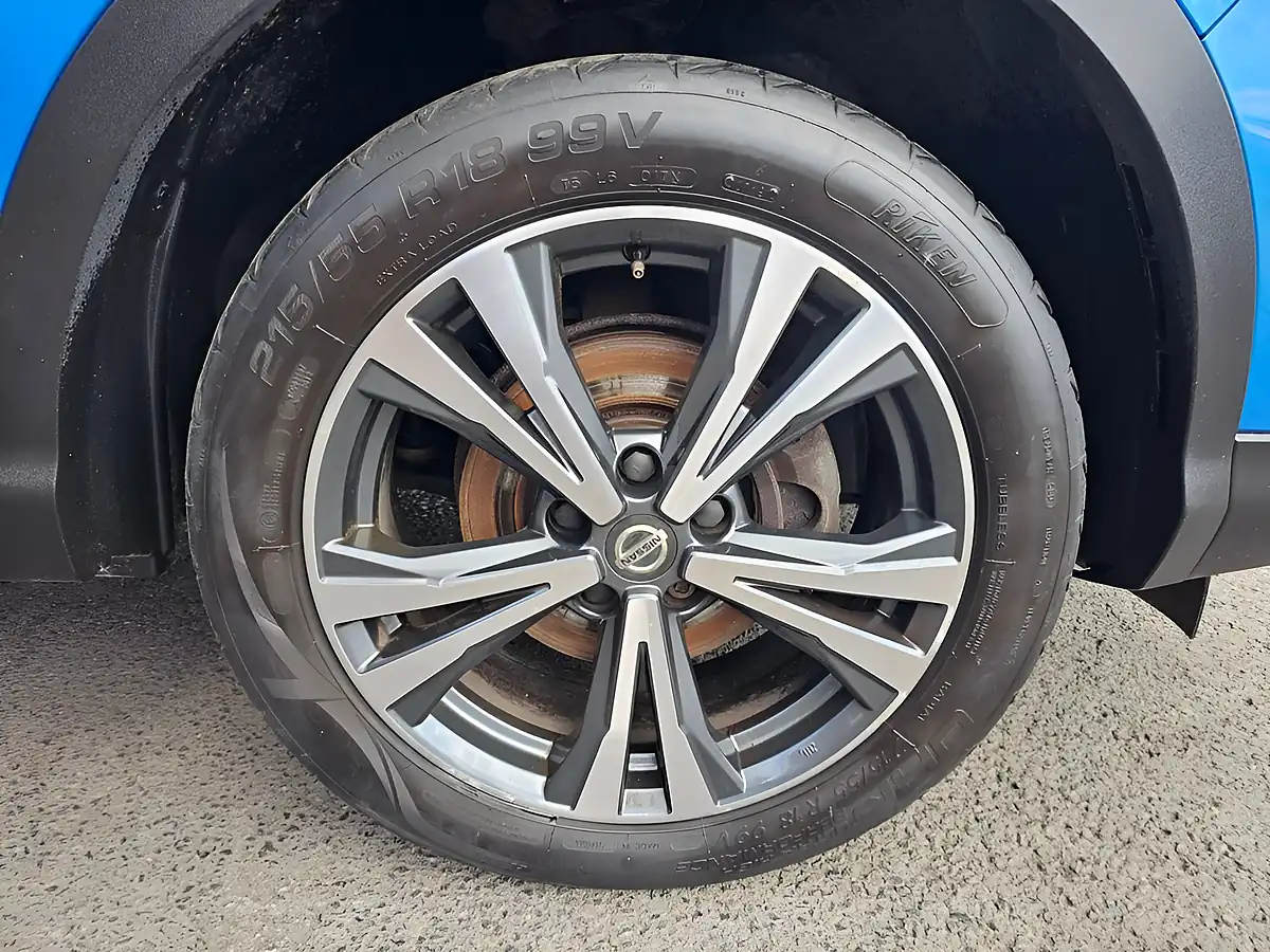 Used 2018 Nissan Qashqai N-Connecta Blue - Interior and Exterior details 18