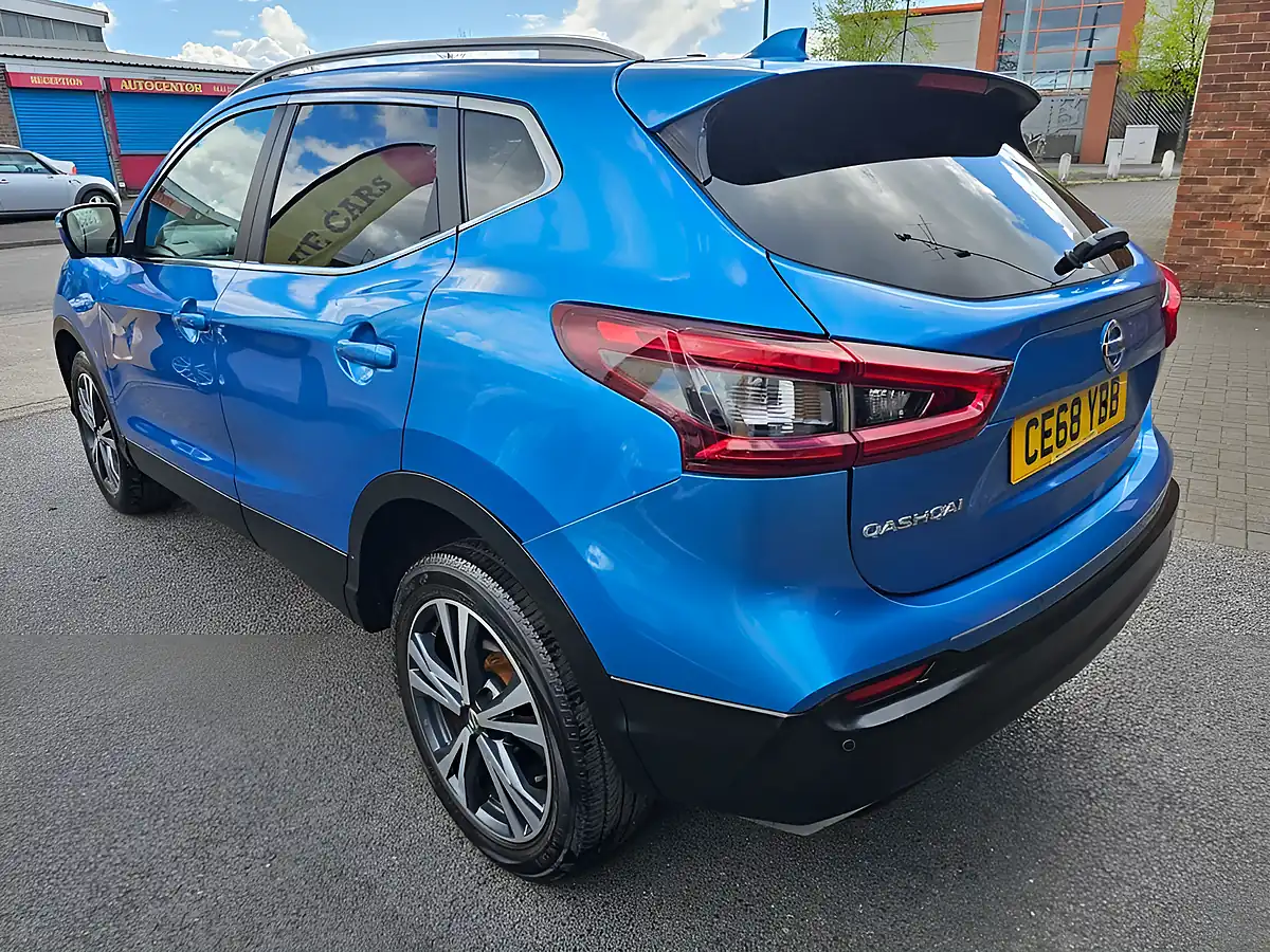 Used 2018 Nissan Qashqai N-Connecta Blue - Interior and Exterior details 3
