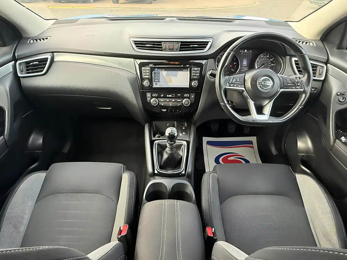 Used 2018 Nissan Qashqai N-Connecta Blue - Interior and Exterior details 10