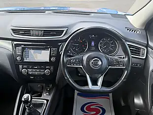 Used 2018 Nissan Qashqai N-Connecta Blue - Interior and Exterior details 11