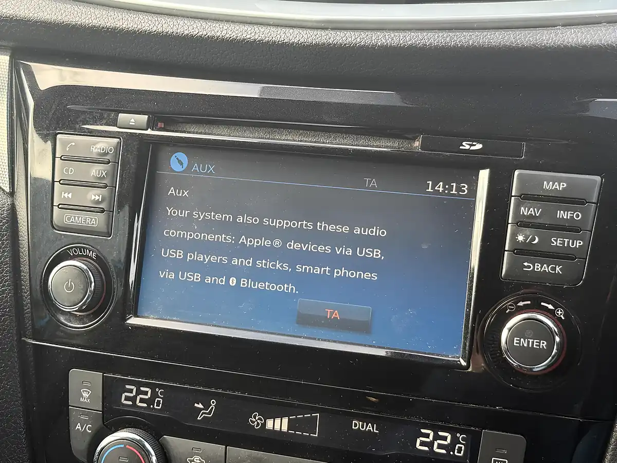 Used 2018 Nissan Qashqai N-Connecta Blue - Interior and Exterior details 15