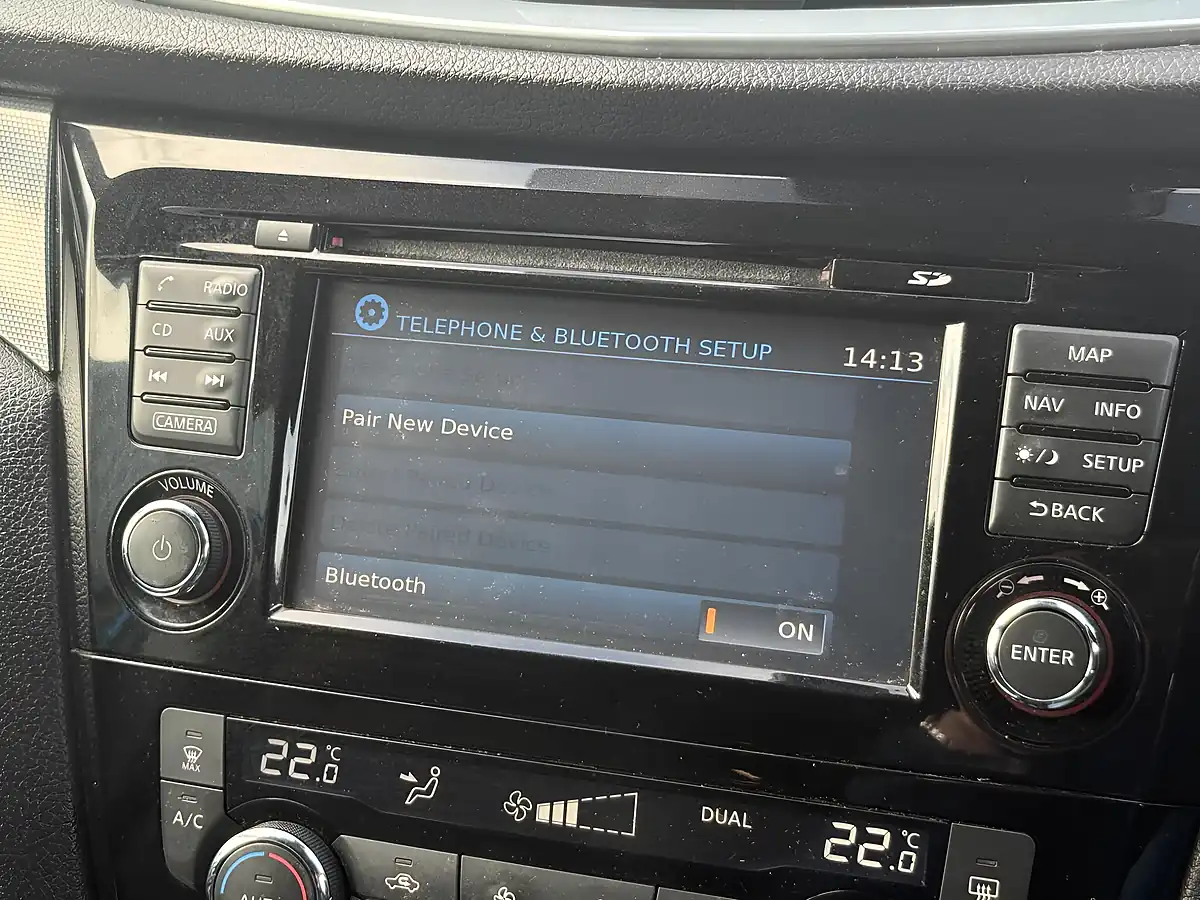 Used 2018 Nissan Qashqai N-Connecta Blue - Interior and Exterior details 16