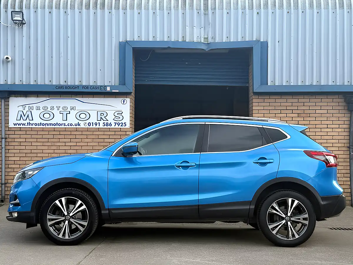 Used 2018 Nissan Qashqai N-Connecta Blue - Interior and Exterior details 5