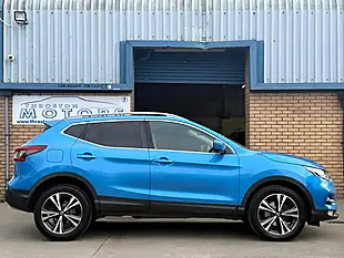 Used 2018 Nissan Qashqai N-Connecta Blue - Interior and Exterior details 6
