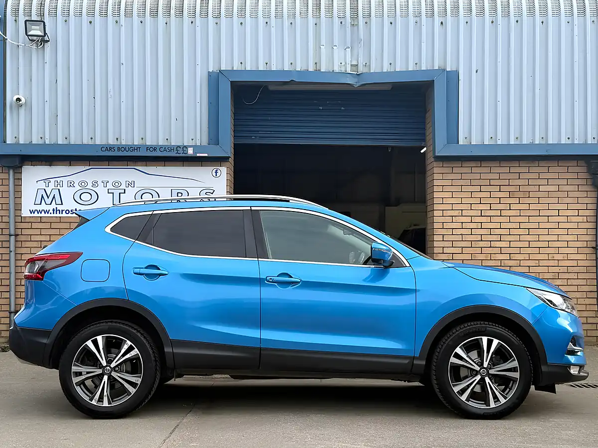 Used 2018 Nissan Qashqai N-Connecta Blue - Interior and Exterior details 6