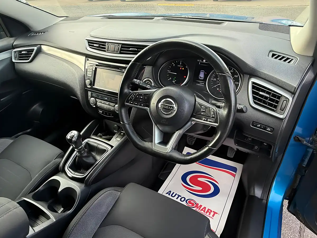 Used 2018 Nissan Qashqai N-Connecta Blue - Interior and Exterior details 9