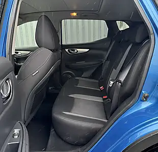 Used 2018 Nissan Qashqai N-Connecta Blue - Interior and Exterior details 11