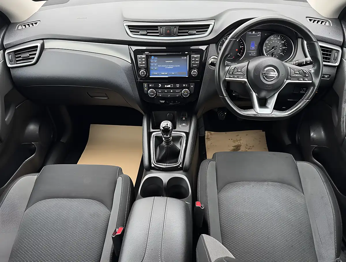Used 2018 Nissan Qashqai N-Connecta Blue - Interior and Exterior details 13