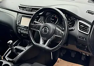 Used 2018 Nissan Qashqai N-Connecta Blue - Interior and Exterior details 14