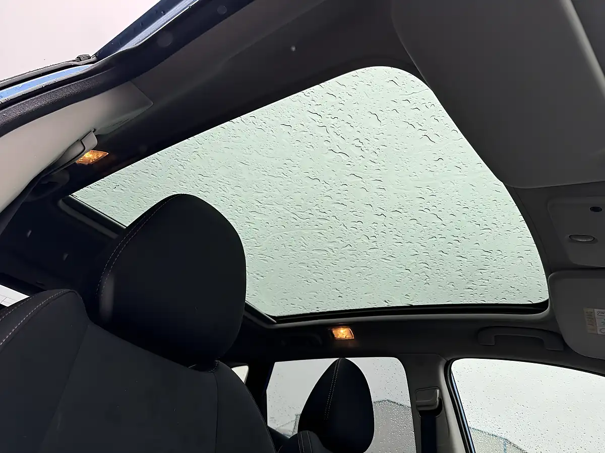 Used 2018 Nissan Qashqai N-Connecta Blue - Interior and Exterior details 15