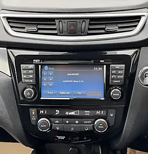 Used 2018 Nissan Qashqai N-Connecta Blue - Interior and Exterior details 16