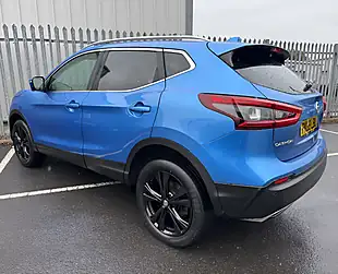 Used 2018 Nissan Qashqai N-Connecta Blue - Interior and Exterior details 4